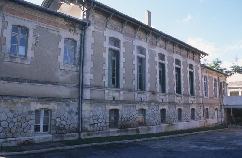 Vue de la façade principale.
