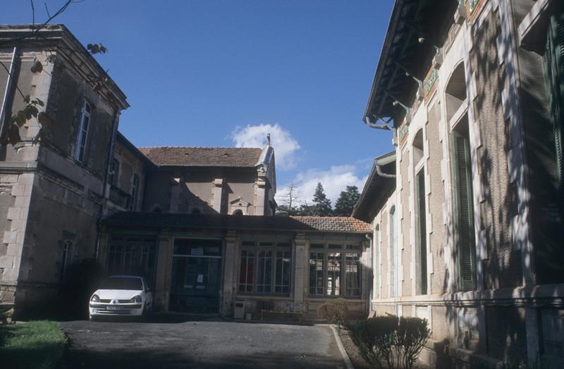 Vue de la façade principale.