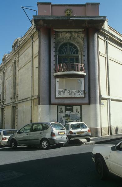 Façade.