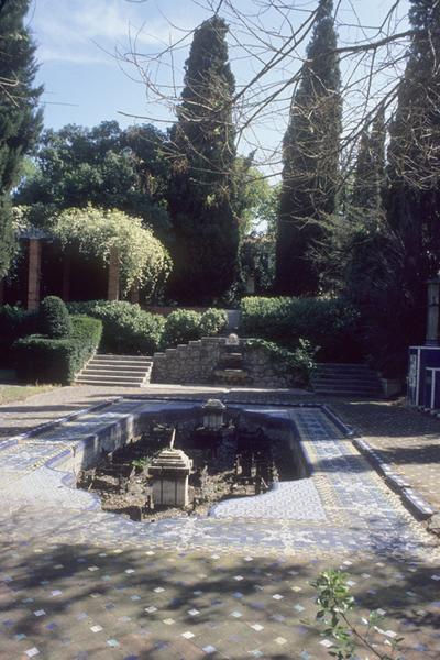 Jardin ; pergola.