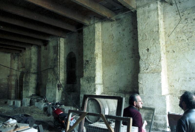 Mur latéral nord (dans la remise).