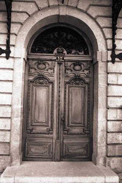 Portail d'entrée.