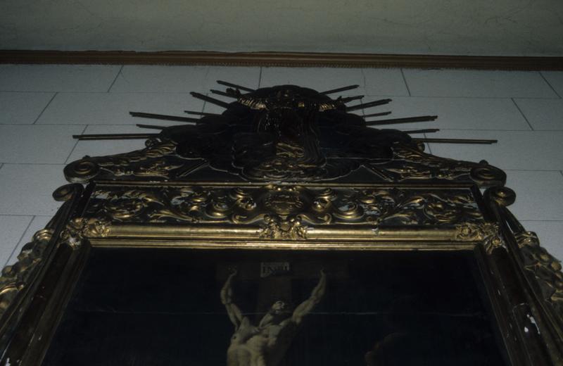 Partie supérieure avec la toile de la Crucifixion provenant de la chapelle de la Miséricorde