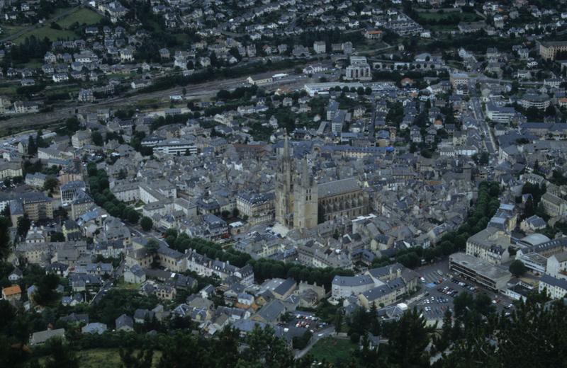 Vue générale de l'agglomération de Mende.