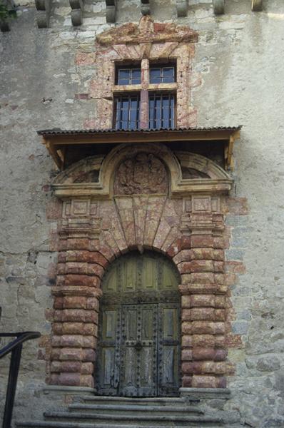 Façade principale ; travée centrale.