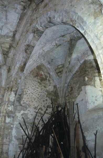 Intérieur ; chapelle formant transept sud.