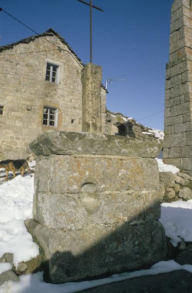 Croix monumentale.