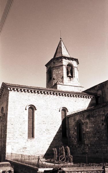 Vue du transept nord et du clocher.