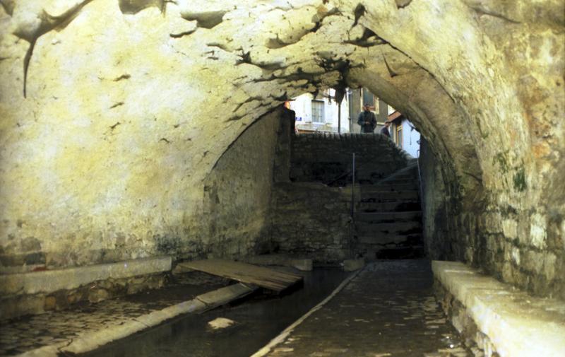 Intérieur du lavoir.