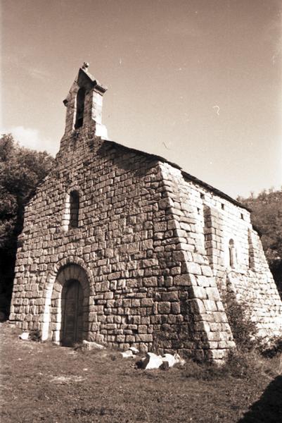 Façade ouest et son portail.