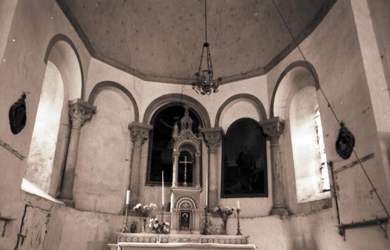 Intérieur ; choeur.