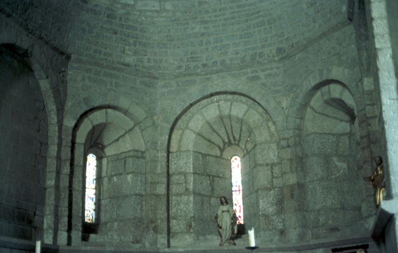 Intérieur ; détail du choeur.