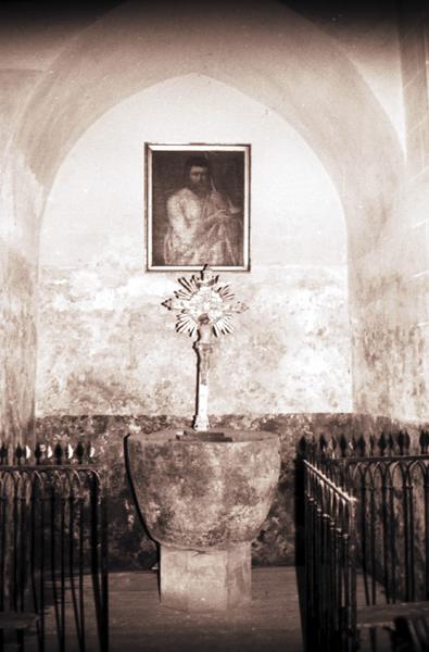 Intérieur ; chapelle des fonts baptismaux.