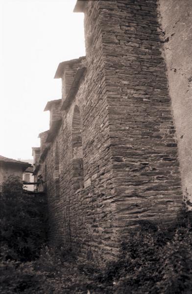 Façade sud vue depuis le chevet.