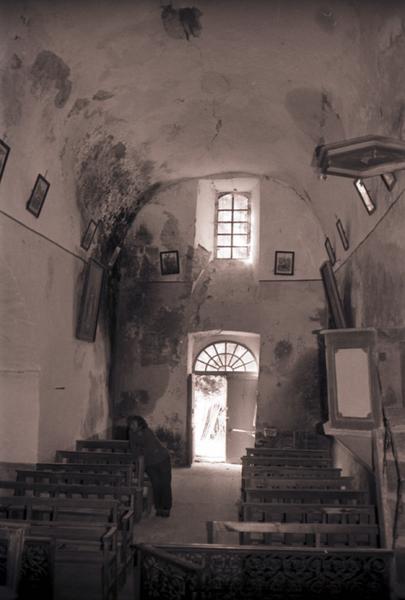 Intérieur de la grande nef : mur ouest.