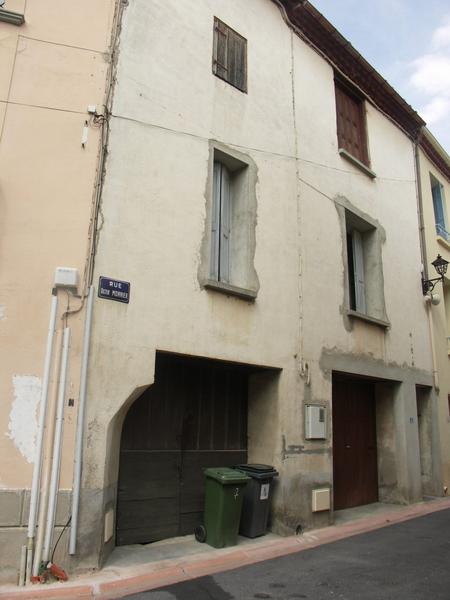 Enclos canonial. Maison canoniale 1 rue du Dr Monnier. Parcelle 292. Façade sur rue.