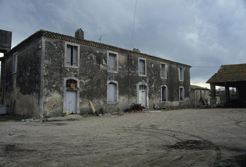 Habitation centrale et bâtiment ouest.