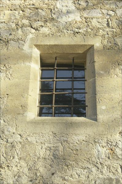 Façade sud sur le parc, détail d'une baie.