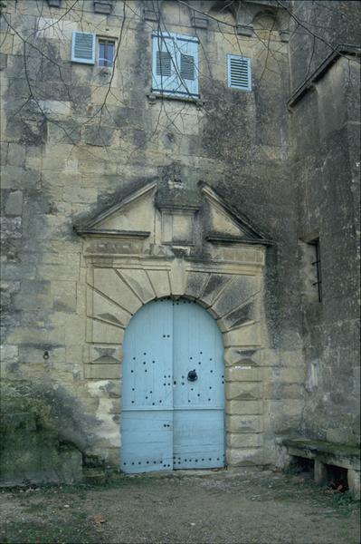 Façade nord ; travée du portail d'entrée.