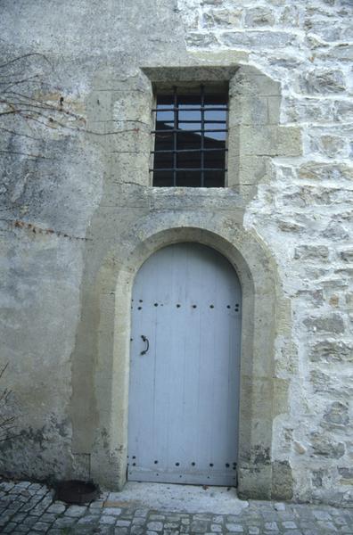 Entrée du corps de logis côté ouest.