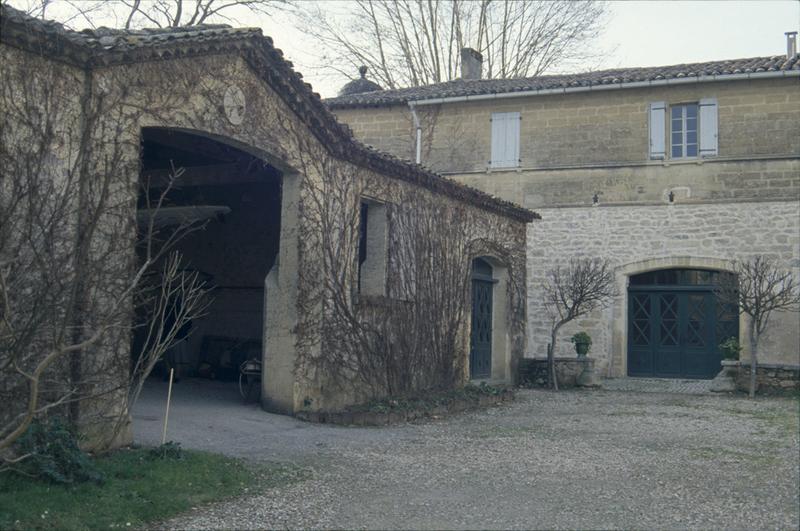 Cour intérieure ; angle sud-ouest.