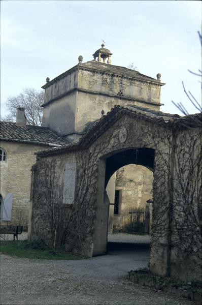 Pigeonnier vu depuis la cour intérieure.