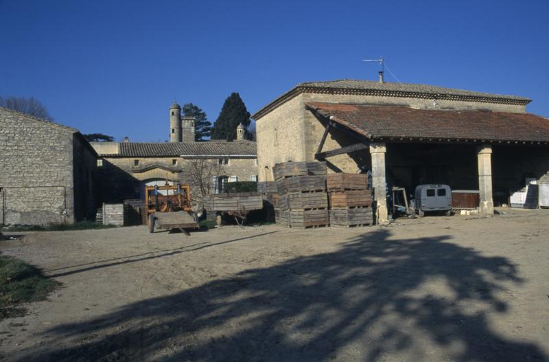 Communs vue de l'est.