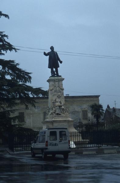 Monument de Jamais Emile