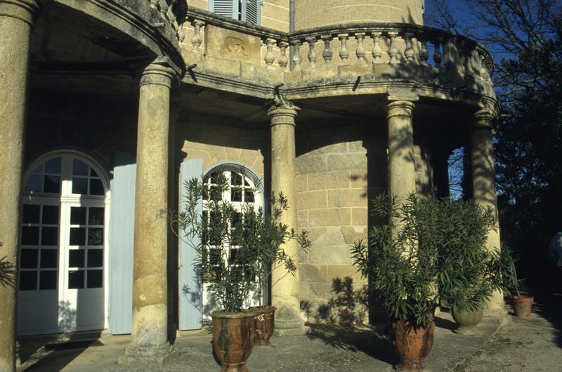 Façade sud, tour sud-est : galerie.