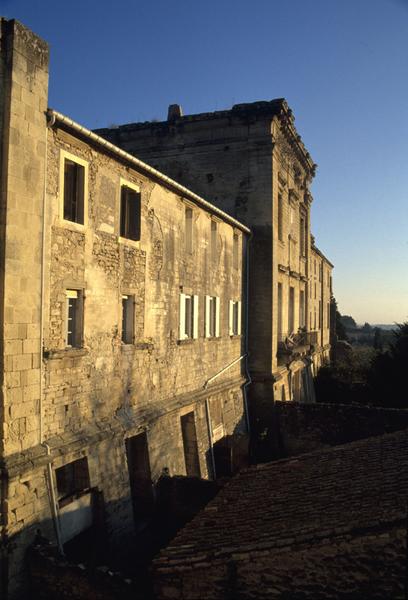 Corps principal et pavillon d'escalier, vue ouest.