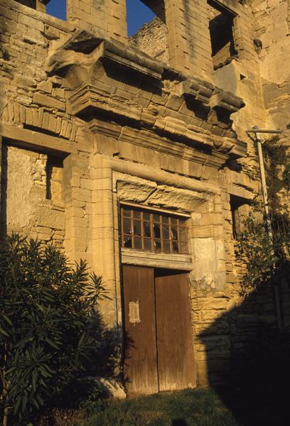 Façade ouest : porte ; parcelle 1152.