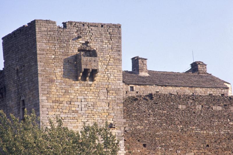 Tour carrée ; façade nord.