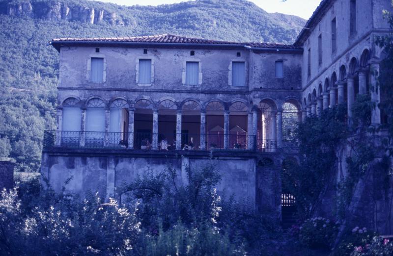 Façade.