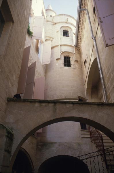 Tour d'escalier.