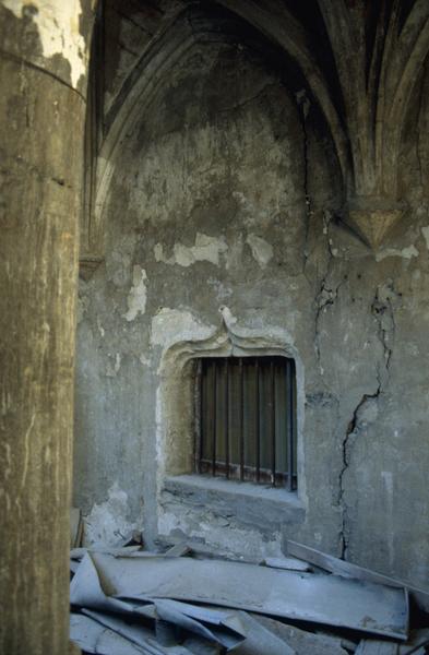 Cour intérieure, galerie ouest, dernier niveau.