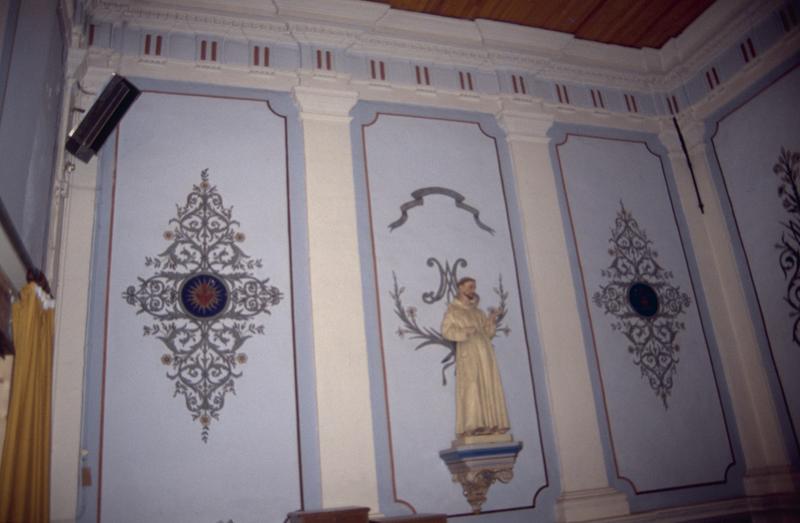 Chapelle nord-est, intérieur, décor du mur ouest.