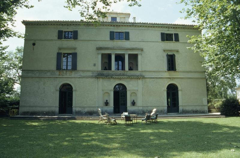 Maison de maître, façade sur jardin.