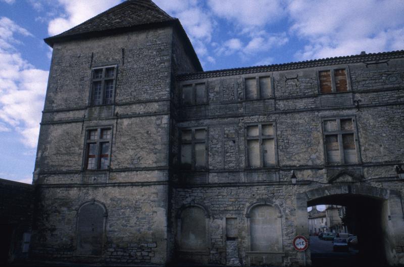 Façade arrière, tour ouest.