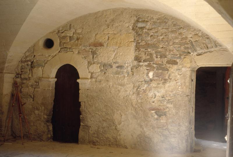 Aile ouest, rez-de-chaussée côté nord, ancienne tour d'escalier.