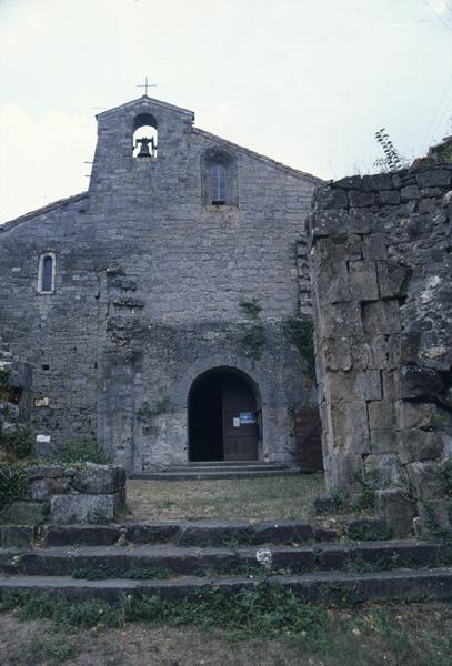 Ancien portail et entrée actuelle.