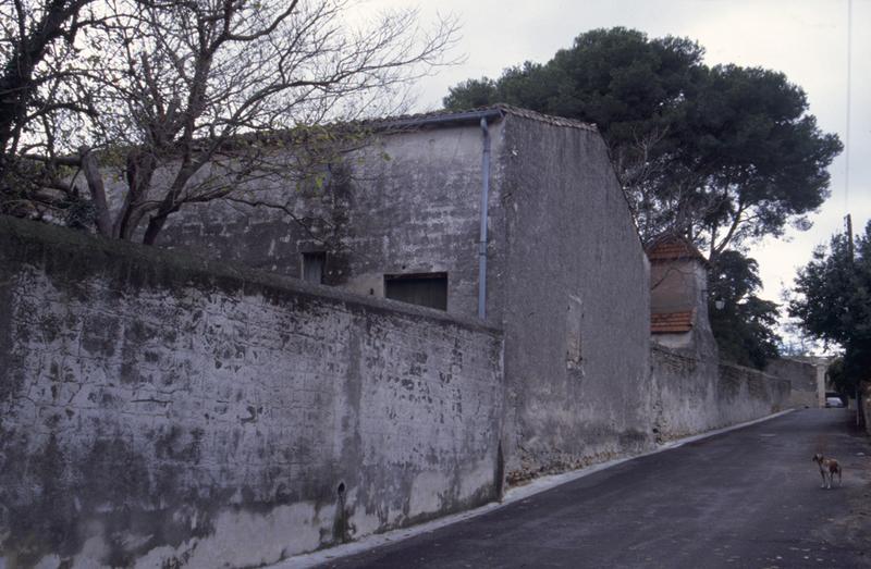 Ferme accolée, rue Isaac Bérard.