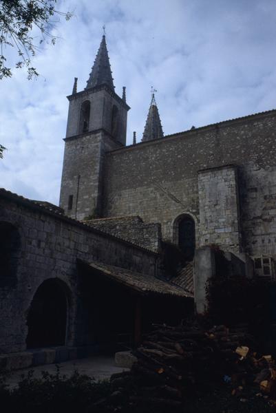 Vue sud avec la salle capitulaire.