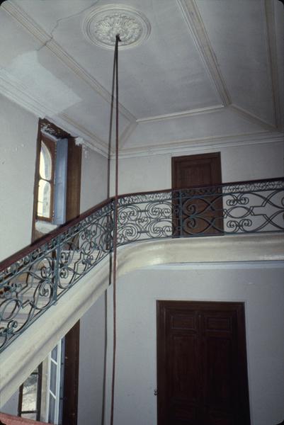 Haut de la cage d'escalier.