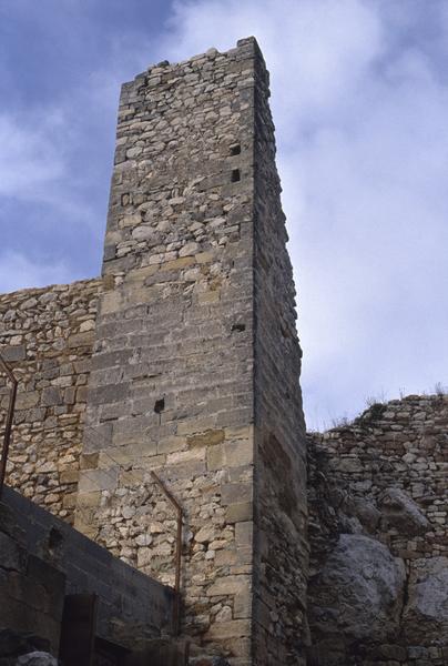 Cour intérieure, angle sud-ouest.