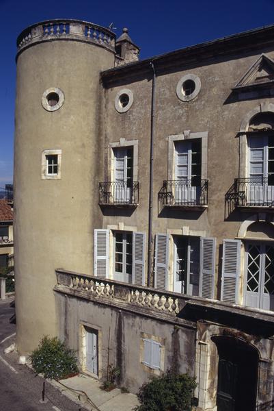 Façade.