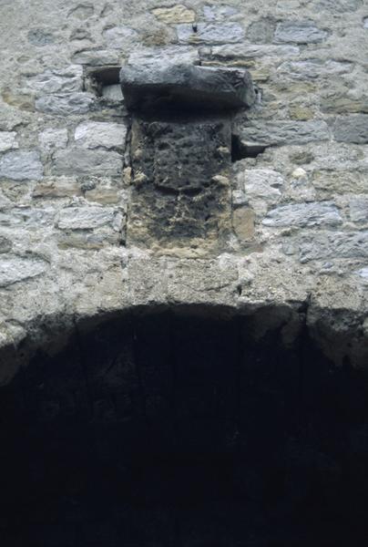 Tour de l'Horloge, armoiries sur la porte.