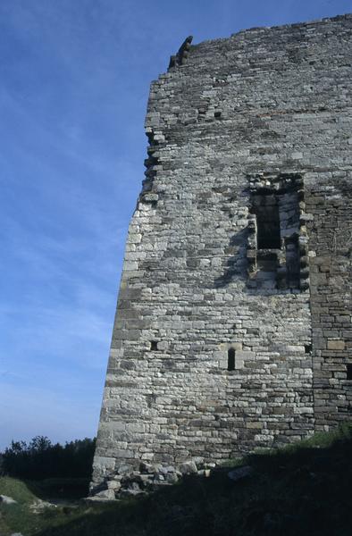 Façade ouest, angle nord-ouest.