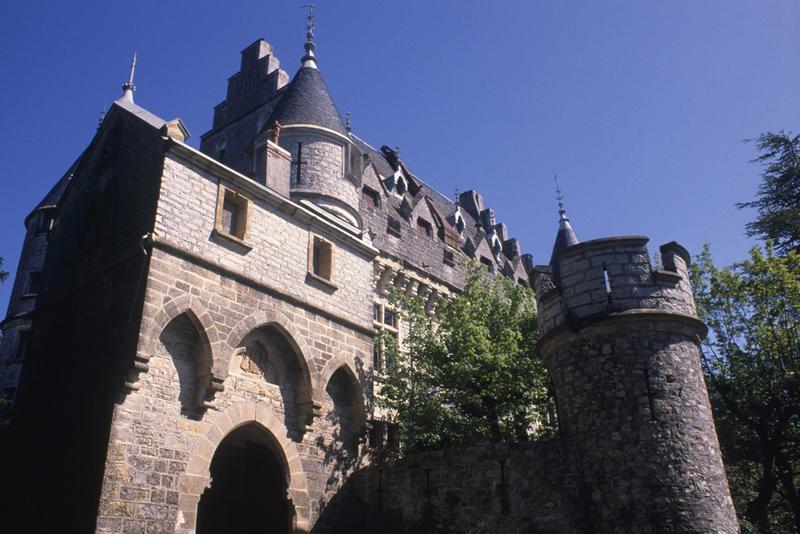 Porche d'entrée, façade ouest.