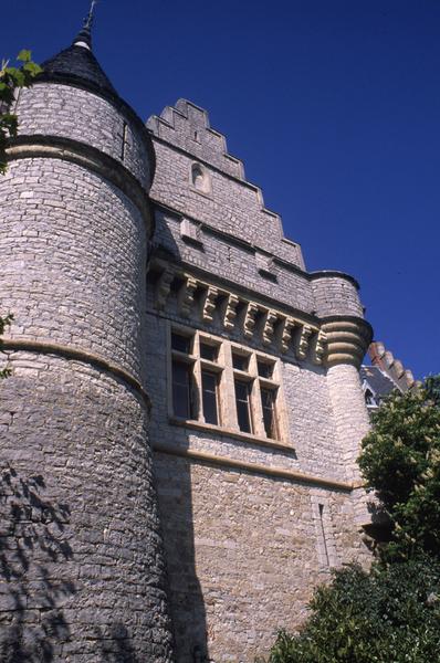 Façade sud, tour sud-ouest.