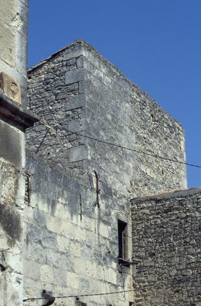 Tour d'angle sud-ouest, côté cour intérieure.